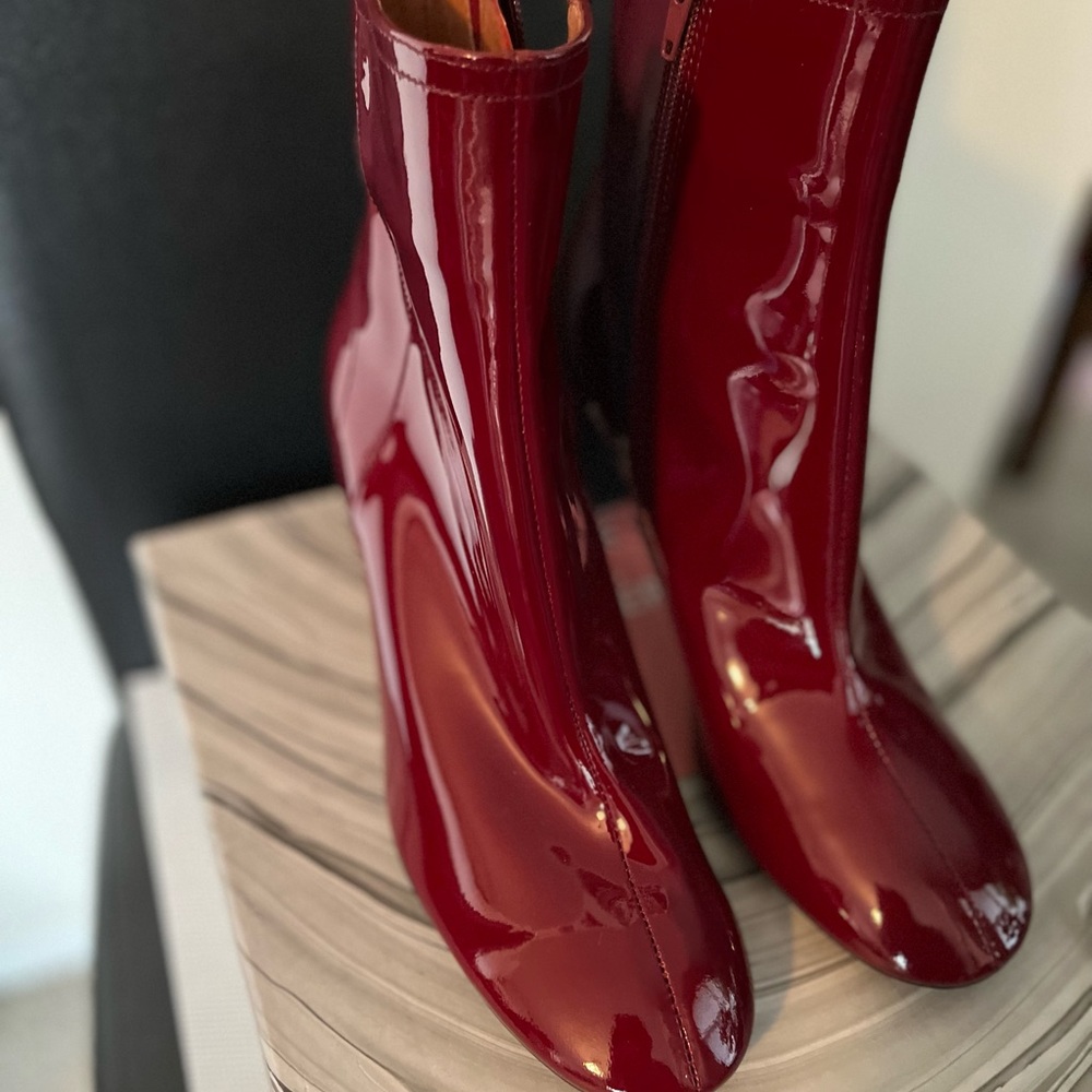 JEFFREY CAMPBELL NIB AUTHENTIC BURGUNDY GENUINE SOFT PATENT LEATHER BOOTS